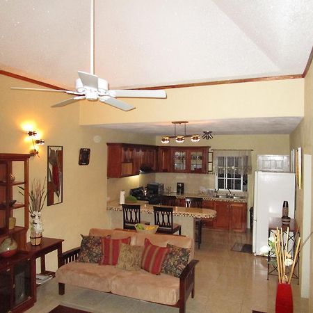 The Residence Portmore Apartments Exterior foto