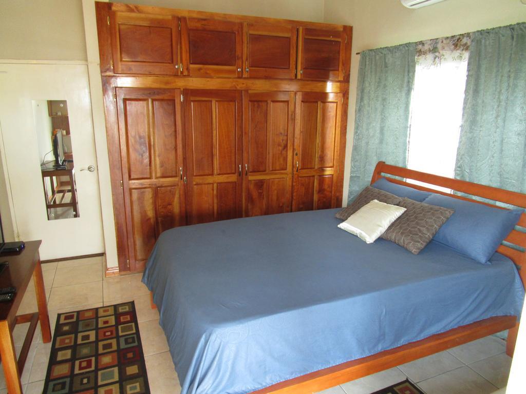 The Residence Portmore Apartments Exterior foto